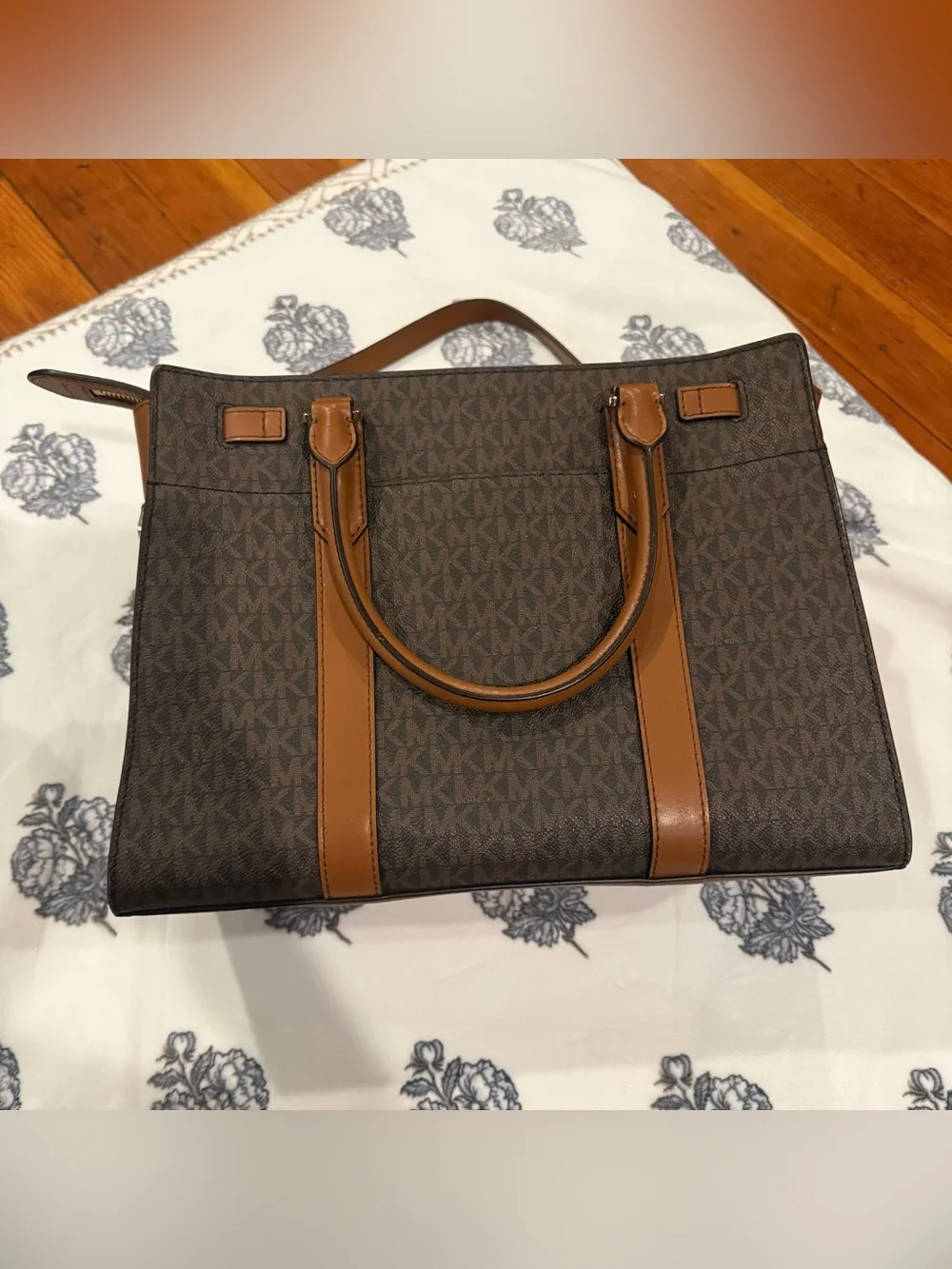 Michael Kors Nouveau Hamilton Large Satchel & Jet Set Wristlet Set